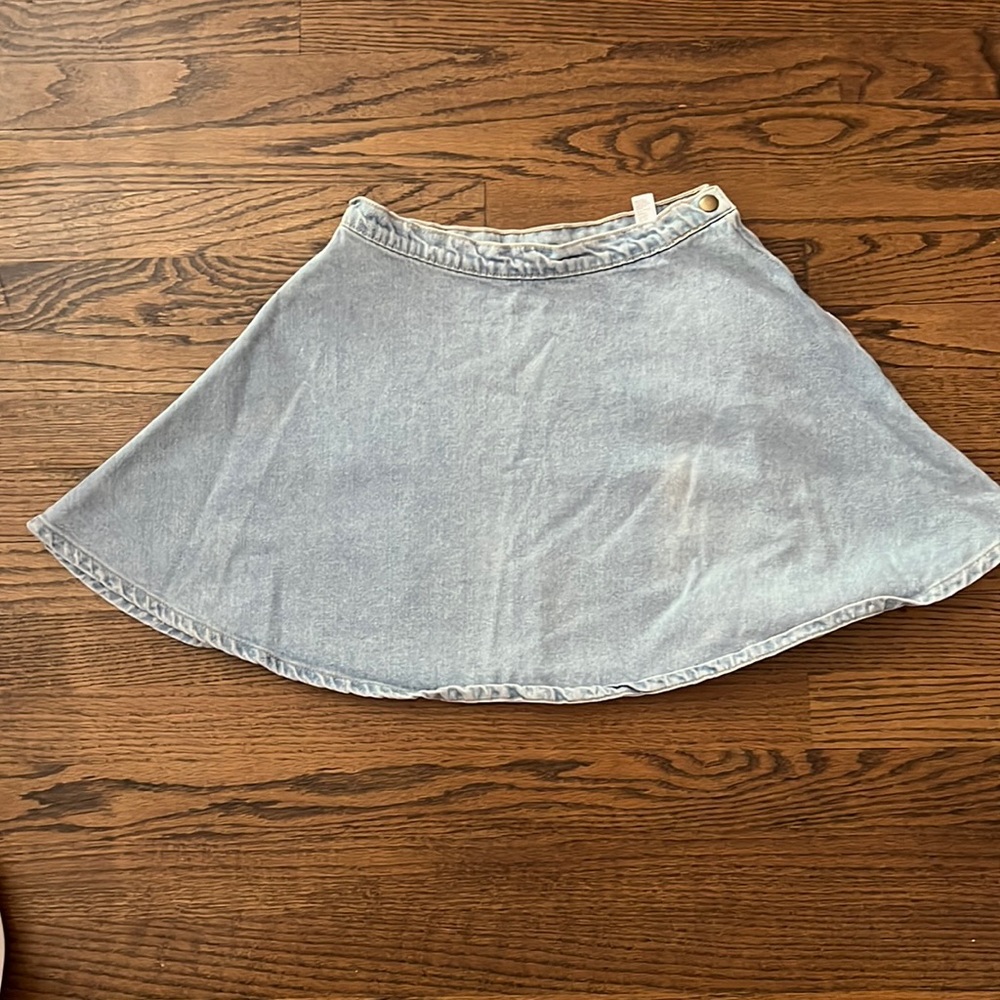 American apparel denim skirt.